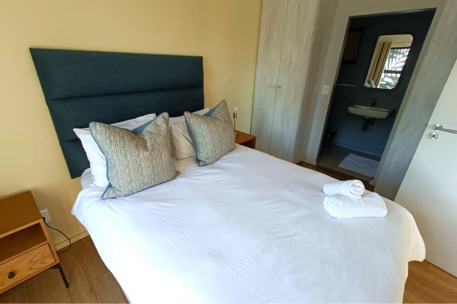 To Let 2 Bedroom Property for Rent in Waves Edge Western Cape